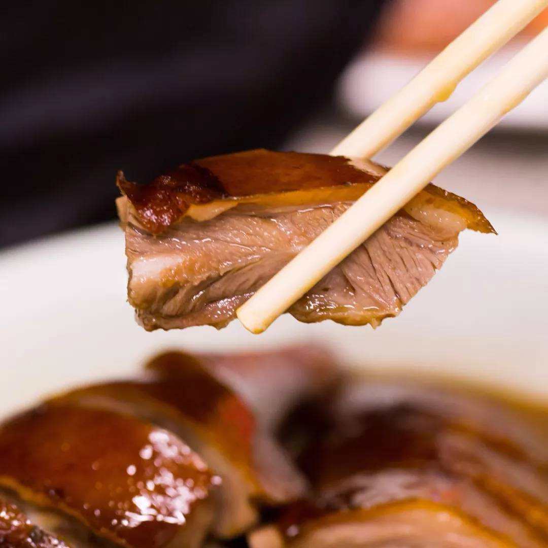 正宗广东烧鸭广式脆皮烤鸭整只鸭肉熟食新鲜真空顺丰空运约4斤 - 图2