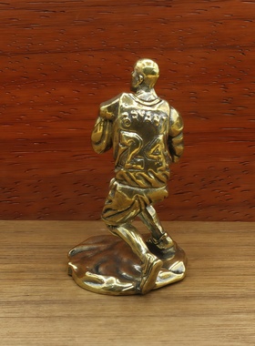 黄铜篮球运动员黑曼巴摆件纪念品