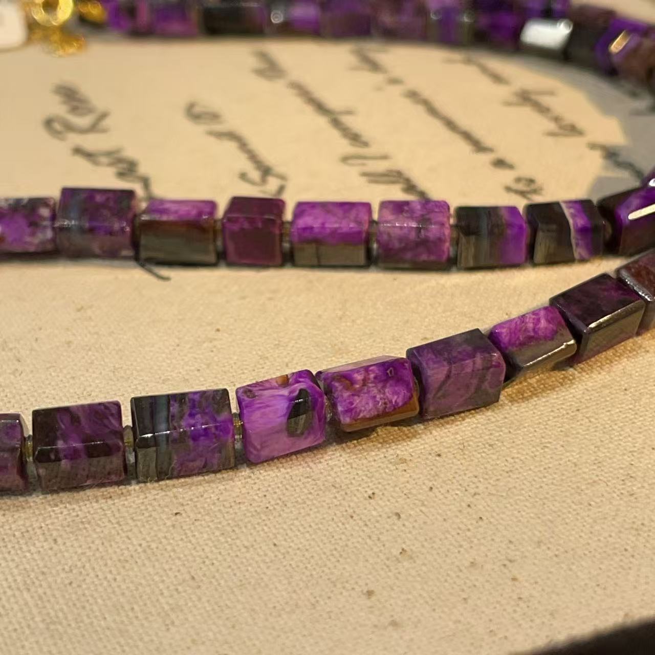 南非舒俱来红丝绒直切项链18k/45cm（遥峰）微瑕AZB9876 - 图1