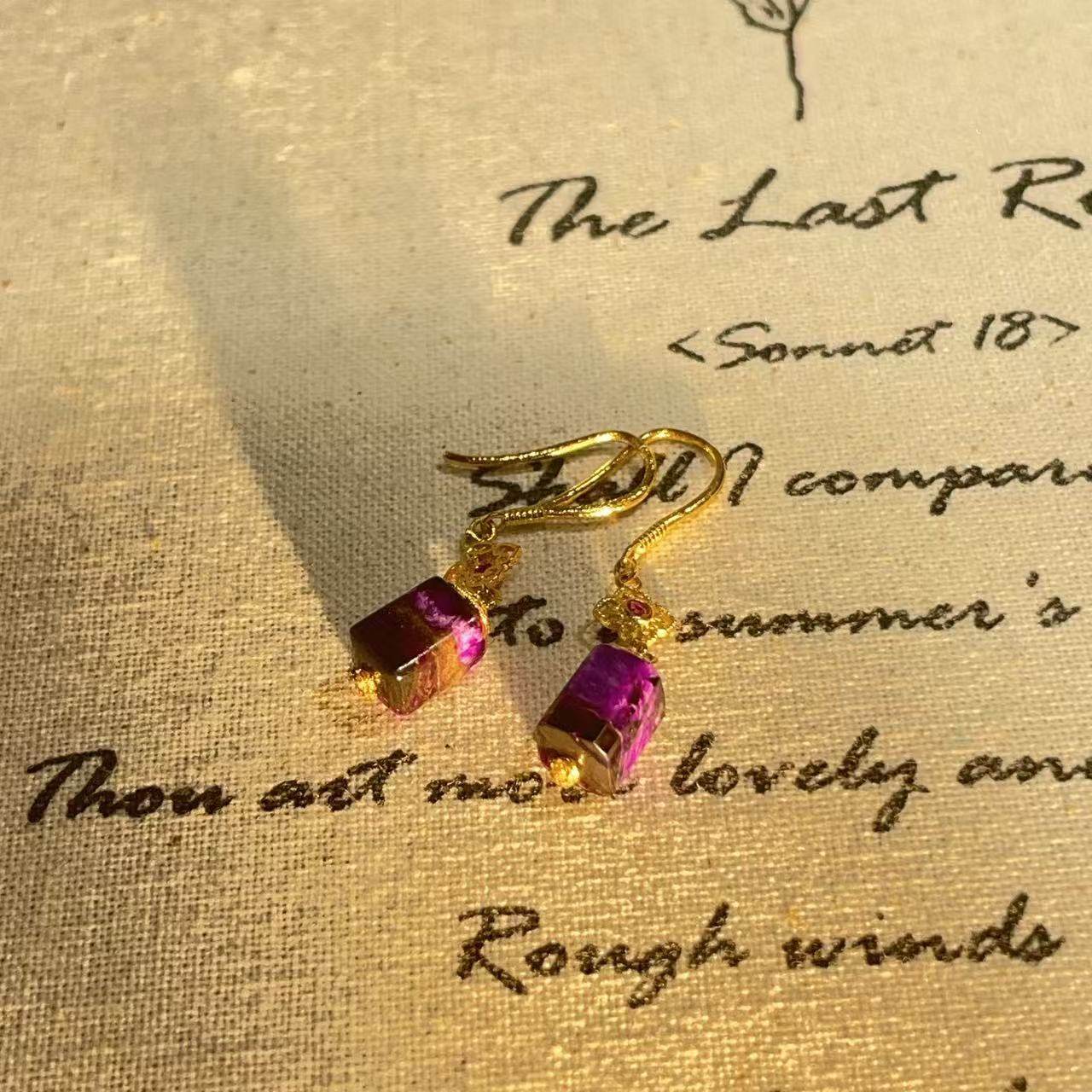 南非舒俱来红丝绒四棱珠耳钩18k（楚黛）AZB11234,淘宝优惠券,粉丝福利购,淘宝优惠卷