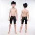 Quần bơi chuyên nghiệp trẻ em Hong Xingya Ya trong quần bơi trẻ em năm điểm lớn chuyên nghiệp đào tạo đồ bơi cho bé trai nhanh khô - Bộ đồ bơi của Kid
