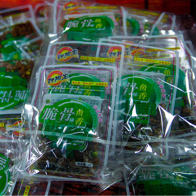 钟阿龙脆骨味辣条鱼香调味面制品36g小面筋怀旧零食辣条辣块20袋,淘宝优惠券,粉丝福利购,淘宝优惠卷