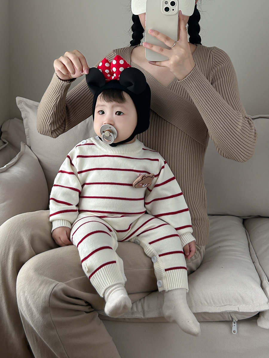 婴儿针织连体衣秋季韩国童装男女宝宝可爱条纹毛线包屁爬服外出服 - 图0