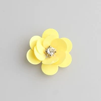 Твердый желтый