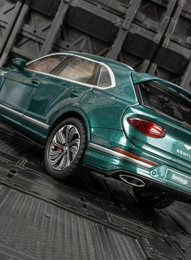 合金汽车模型桌面摆件