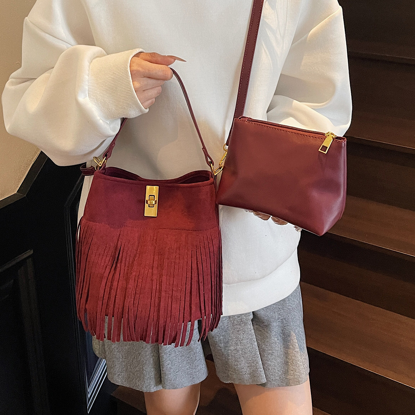麂皮绒手拎小包包女2025新款潮时尚磨砂流苏水桶包秋冬复古斜挎包,淘宝优惠券,粉丝福利购,淘宝优惠卷