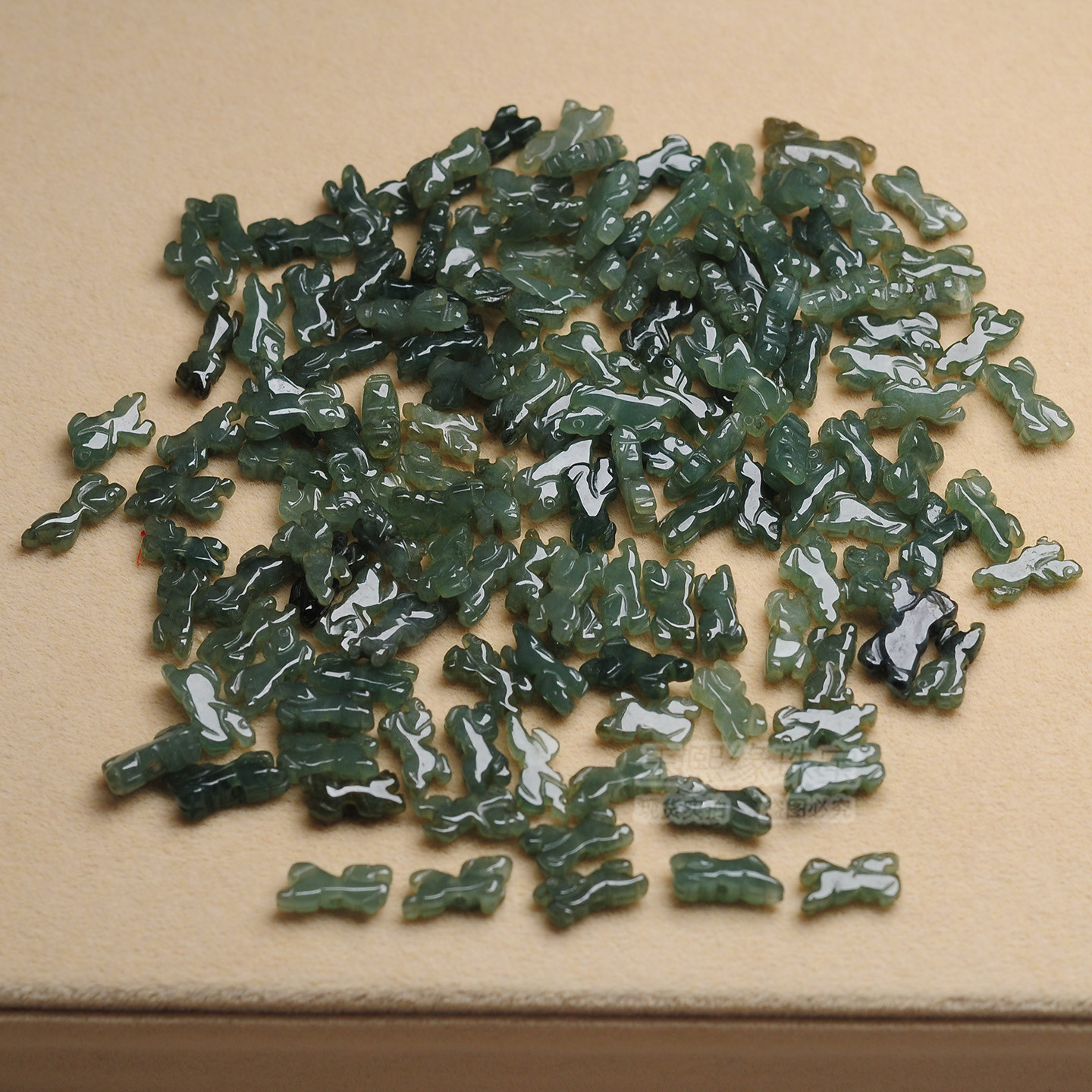 A货翡翠十二生肖小吊坠迷你小羊虎马狗玉石DIY小配件万能扣小滴溜,淘宝优惠券,粉丝福利购,淘宝优惠卷