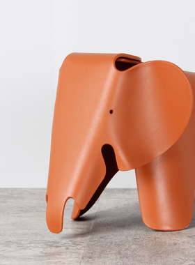 卡通大象摆件服装店陈列橱窗装饰