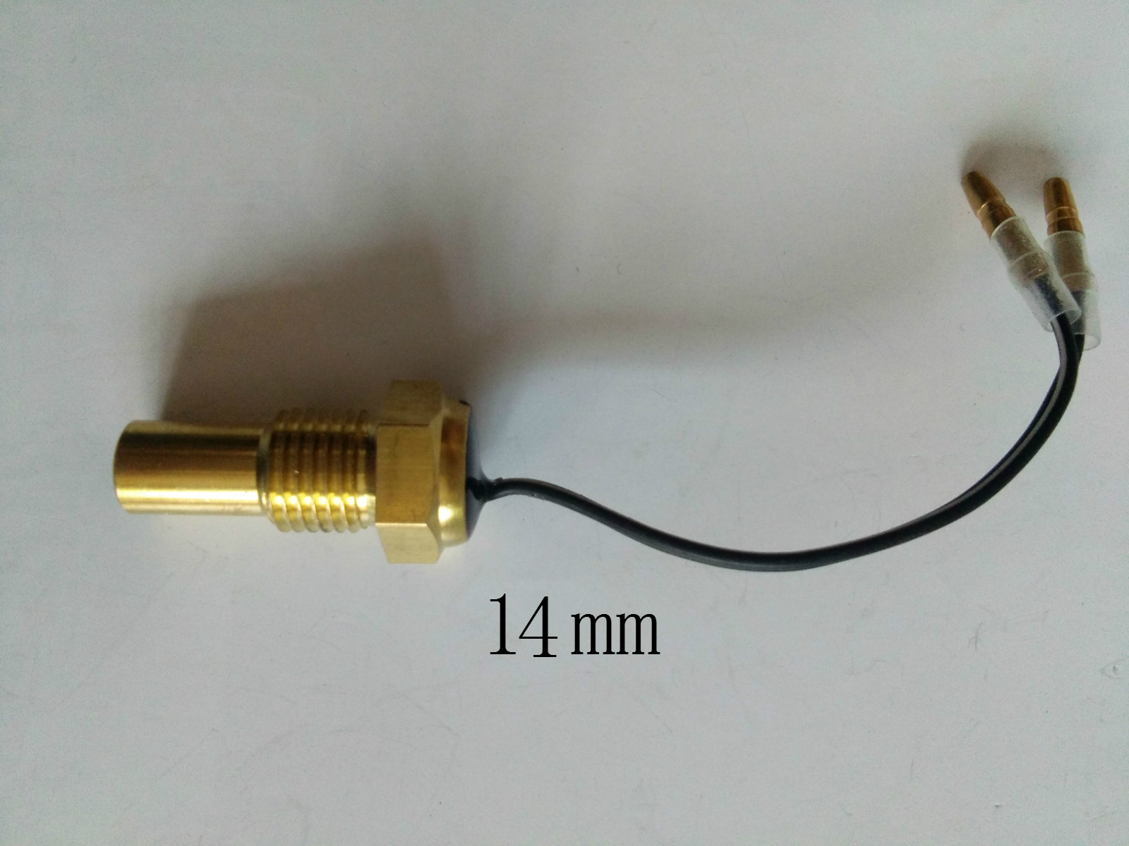 12V24V汽车货车数字水温表感应器水温表头改装水温表传感器感应塞 - 图1