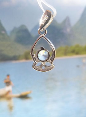 纯银桃心项坠镶嵌宝石