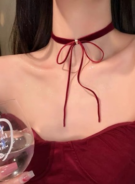 温柔酒红丝绒蝴蝶结锁骨链项链