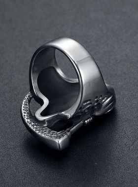 钛钢骷髅头朋克风复古男士戒指