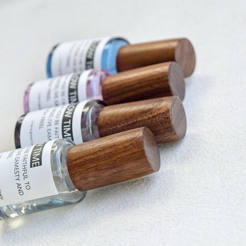 10ml香水分装瓶高级胡桃木盖彩色玻璃喷雾瓶便携随身香水瓶分装器 - 图2
