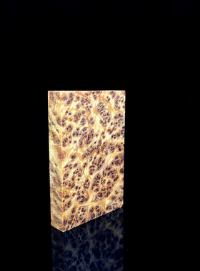 满瘤崖柏吊坠平安无事牌