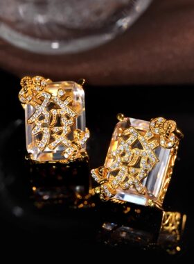 VISING天然全净体白水晶金色“發”字麻将耳钉耳饰S925银镀金