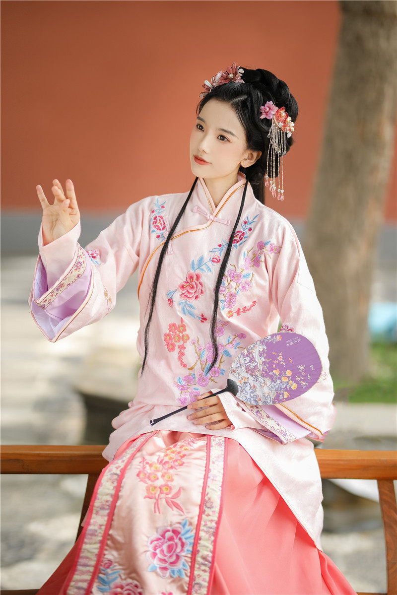 复古中式婚礼喜娘服复袖清朝古装女格格服摄影中国风晚清秀禾新款