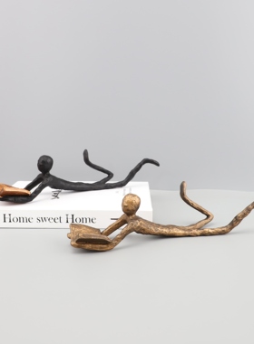 欧式简约创意铸铁读者人物摆件