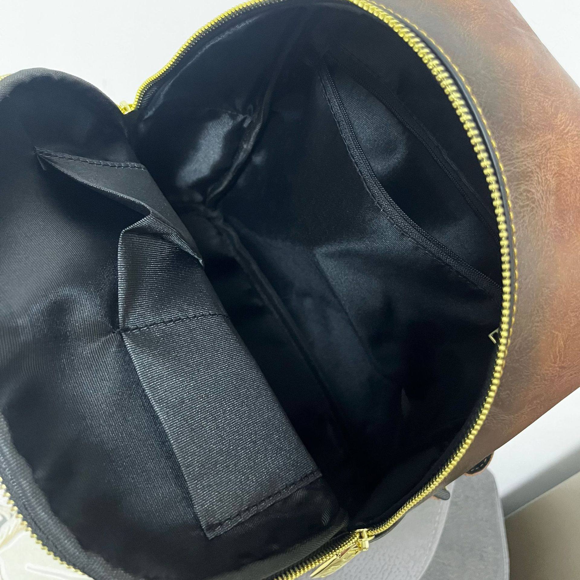 双肩包欧美压花复古风质感背包大容量户外背包通勤休闲女士双肩包,淘宝优惠券,粉丝福利购,淘宝优惠卷