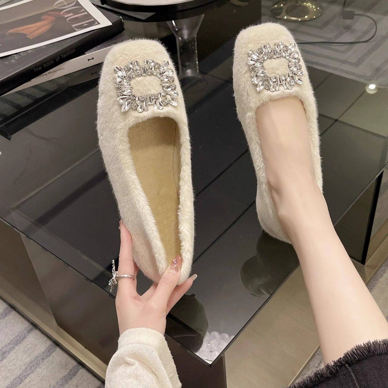 温柔水钻方头外穿毛毛鞋女2024冬季新款一脚蹬加绒软底豆豆鞋单鞋,淘宝优惠券,粉丝福利购,淘宝优惠卷