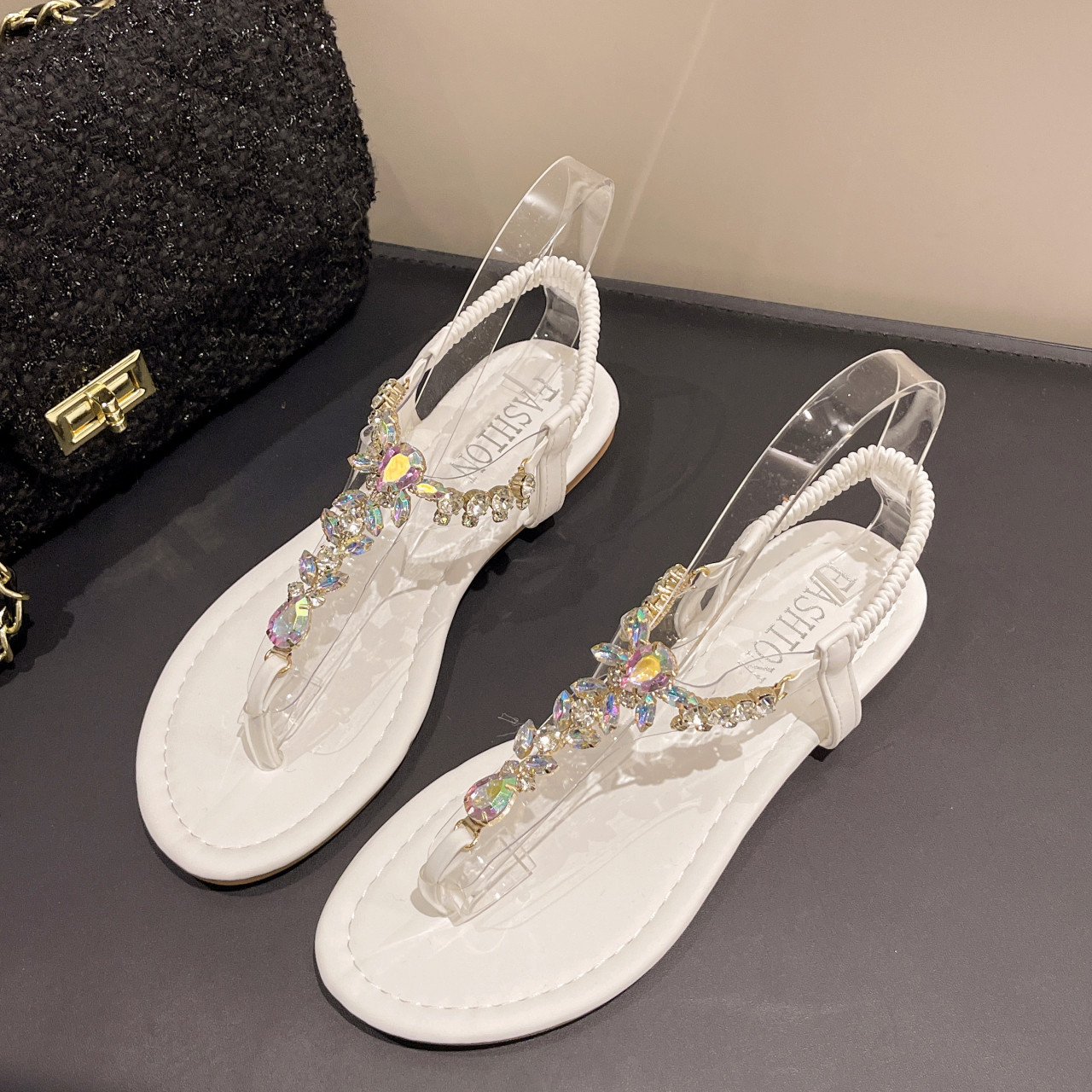 凉鞋女2026夏季新款平底百搭仙女风配裙子水钻夹趾沙滩鞋罗马鞋潮,淘宝优惠券,粉丝福利购,淘宝优惠卷