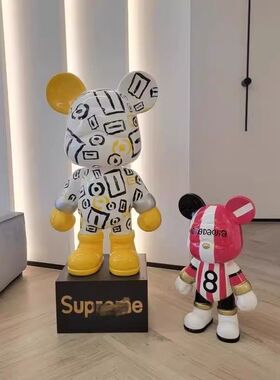 网红欧式酷酷落地熊手办摆件客厅轻奢高档电视柜展示柜潮玩乔迁礼