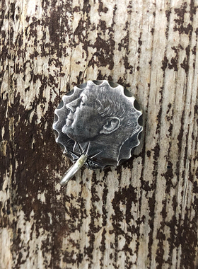 原创吊坠手工银银币改造情侣礼物