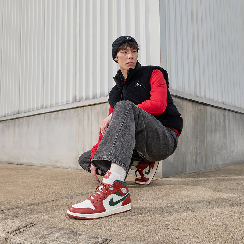 耐克乔丹男子轻便AJ1板鞋冬季皮面平底中帮运动鞋JORDAN DQ8426,淘宝优惠券,粉丝福利购,淘宝优惠卷