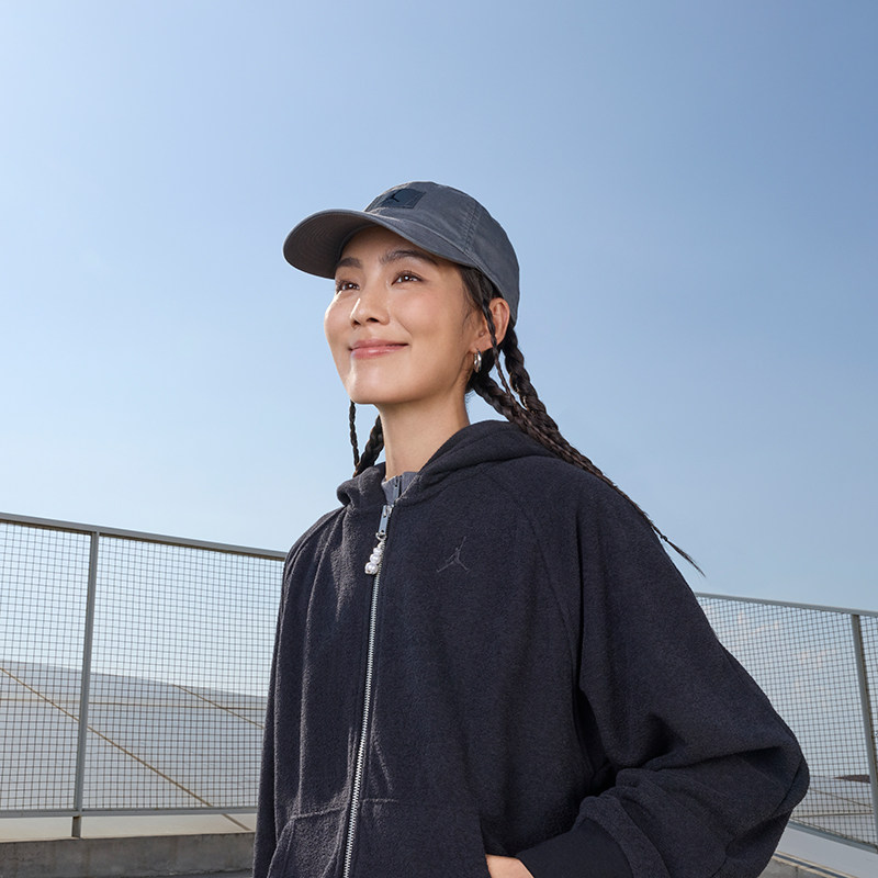 耐克乔丹女子宽松加绒连帽衫冬季新款拼接柔软外套JORDAN HV0323,淘宝优惠券,粉丝福利购,淘宝优惠卷