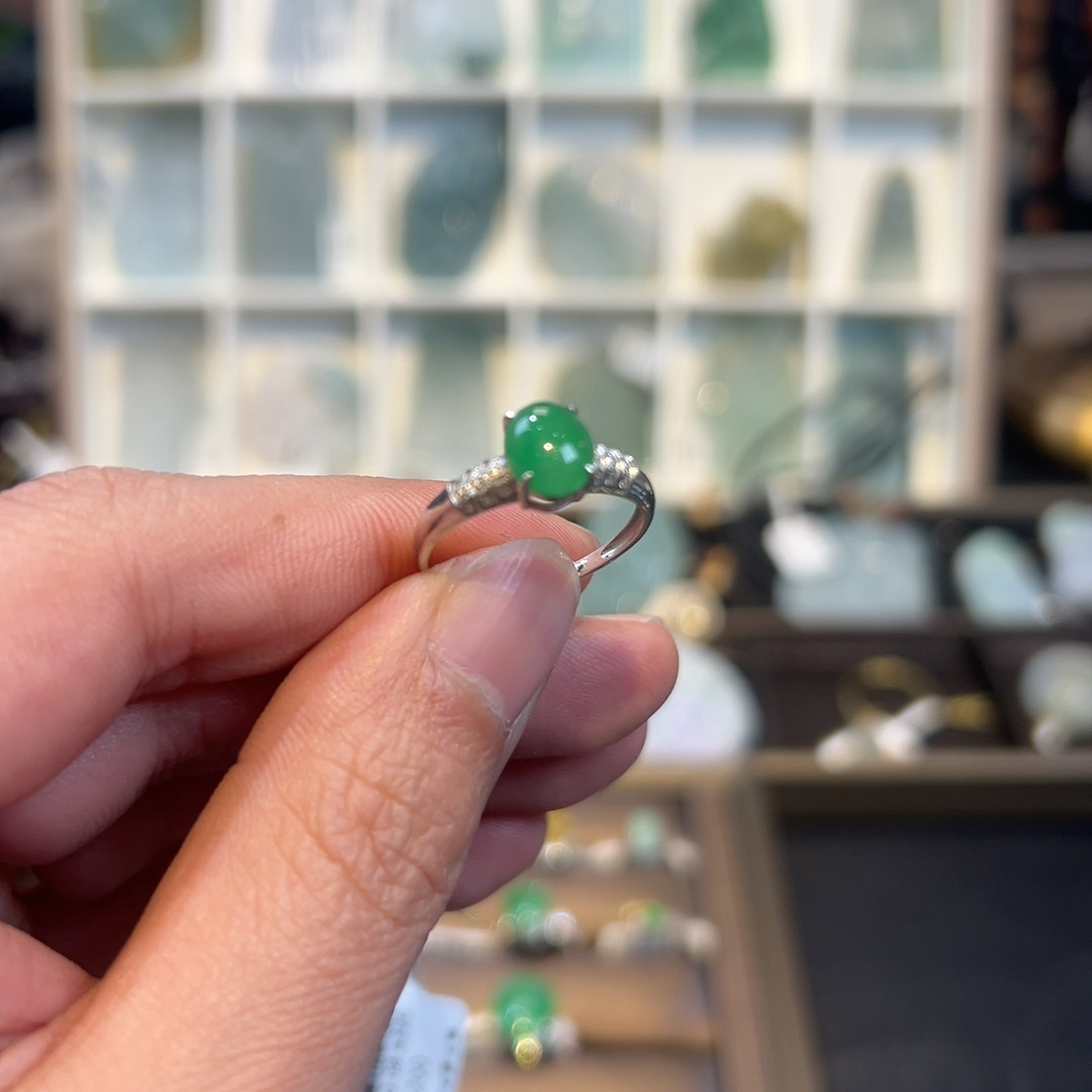 Juhuige Burmese natural grade A jade green ring