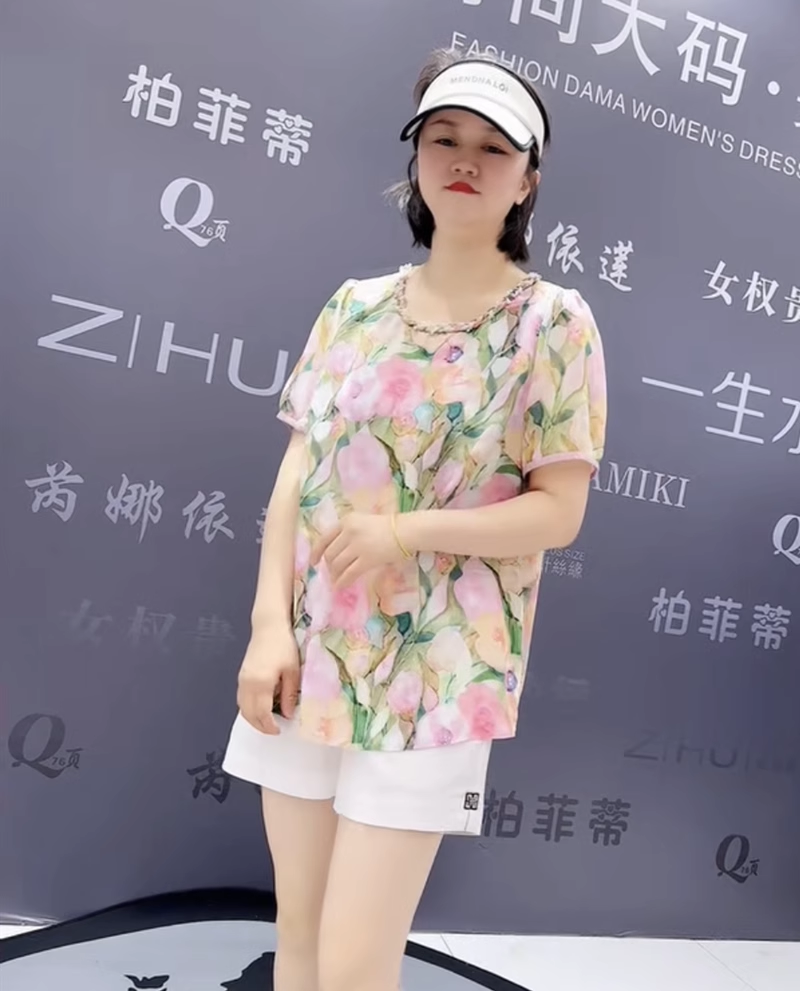 芮娜依莲5103夏季新款靓丽花色轻薄透气洋气百搭遮肉显瘦大码衫女 - 图3