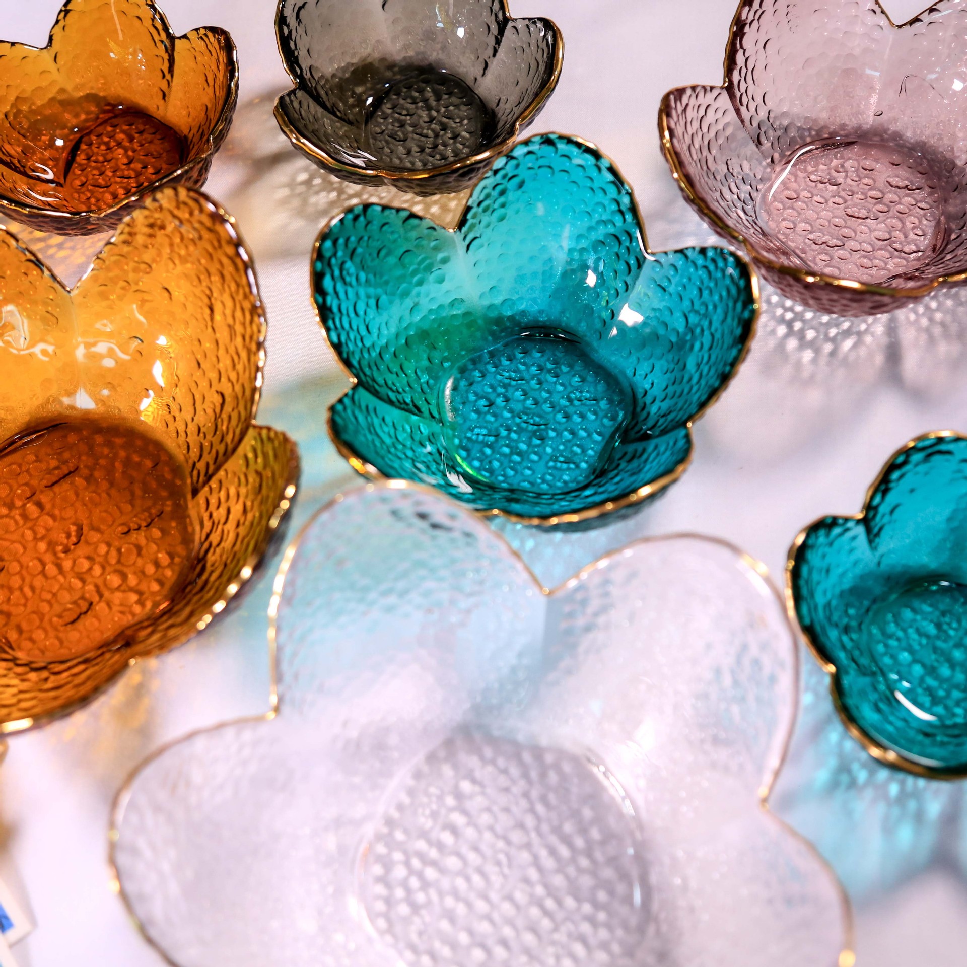 创意日式金边花瓣碗彩色樱花碟锤纹透明玻璃碗家用水果碗果盘餐具 - 图0
