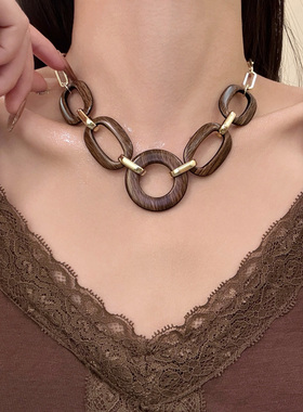 HEY TAO复古美拉德咖色几何木质项链女小众百搭高级感锁骨链配饰