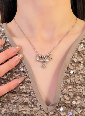 HEY TAO甜酷风金属腊肠小狗吊坠项链女时尚个性锁骨链高级感颈链