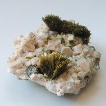 Fujian Green Curtain Stone Flower Mica Mine Co-Raw Mineral Specimen Crystal Crystal Cluster Crystal Cave Crystal Flower Precious Stones Raw Stone Raw Ore