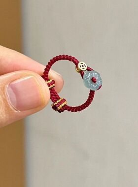 敲百搭冰绿色有钱花红绳戒指