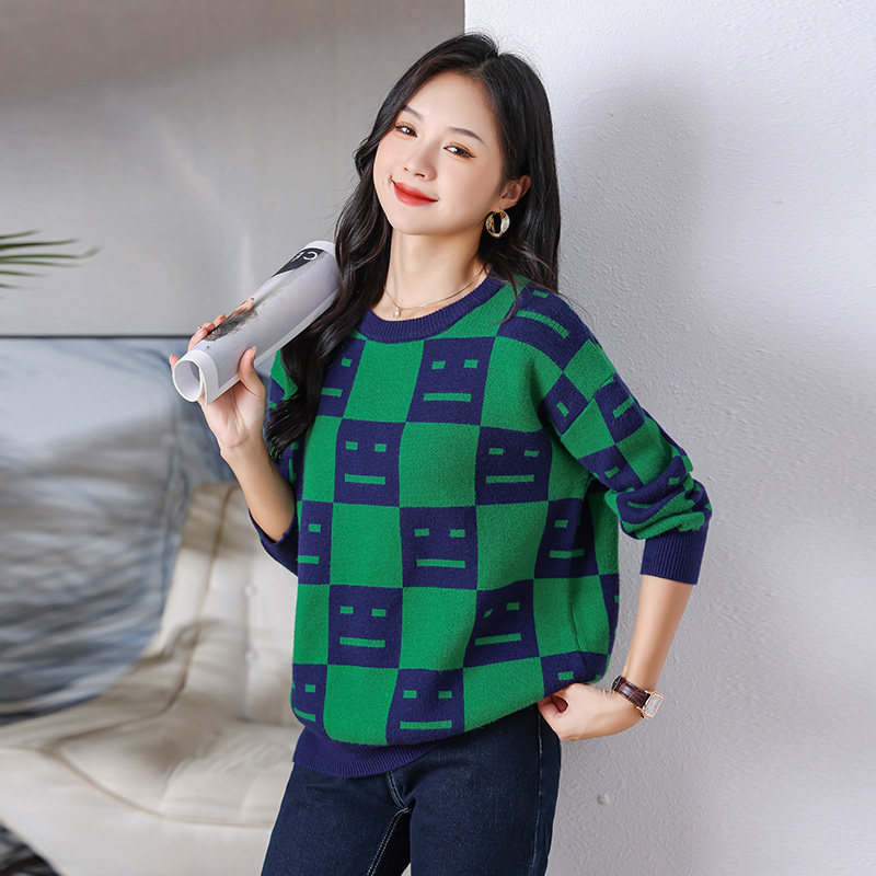  伊自尚服饰毛衣