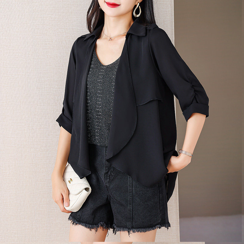  伊自尚服饰常规大码外套