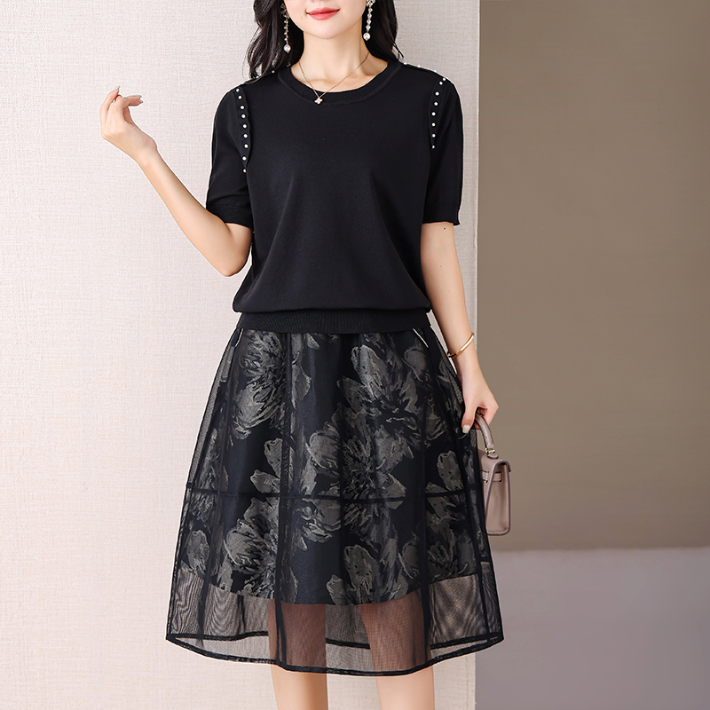  伊自尚服饰大码套装