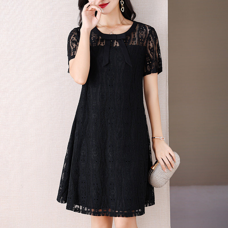  伊自尚服饰连衣裙