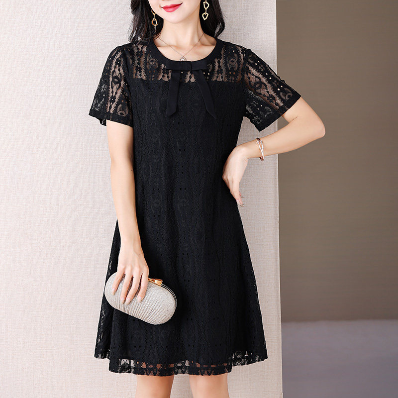  伊自尚服饰连衣裙