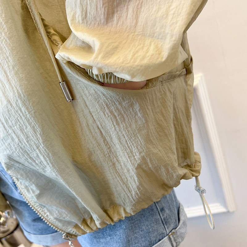  伊自尚服饰常规大码外套