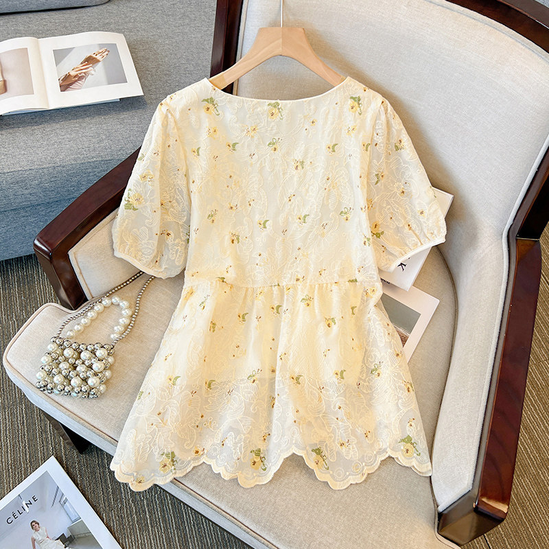  伊自尚服饰蕾丝衫/雪纺衫