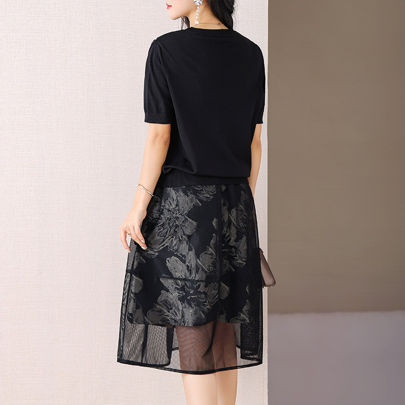  伊自尚服饰大码套装