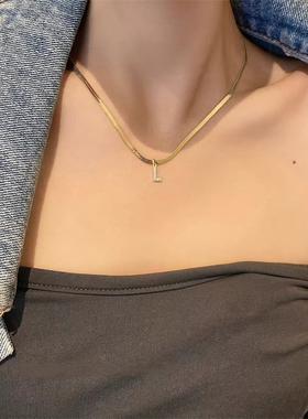 Vnox A-Z Tiny Women Initial Necklace,Small Bling Letter