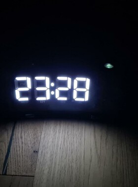 德国收音机白色字体充电器闹钟