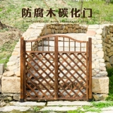 На открытом воздухе на открытом воздухе на полке виноград