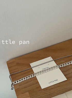 做旧日韩风橙色字母不对称项链