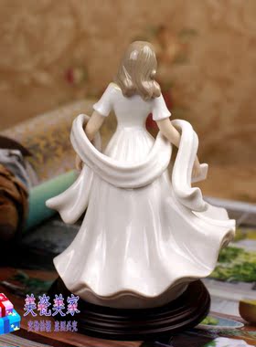 英国陶瓷人物生日礼品摆件