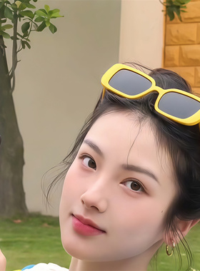 黄色方形墨镜夏日甜心网红女萌妹