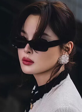 网红黑框黑色蝶形墨镜时尚凹造型